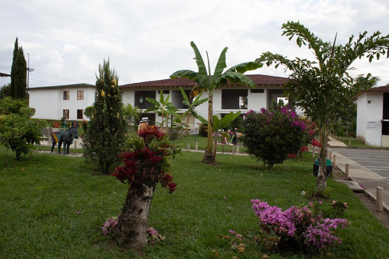 Hotel Las Aldeas Montenegro Kültér fotó